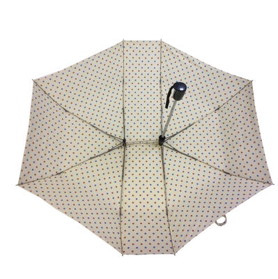 दो लोगों के लिए एक फोल्डेबल छाता