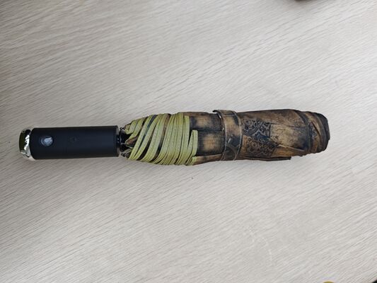 एलईडी रोशनी वाली ऑटो ओपन/क्लोज सेफ्टी छाता रात की दृश्यता के लिए परावर्तक पट्टी के साथ