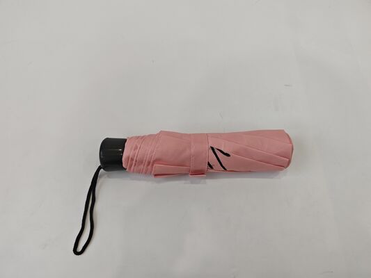 मैनुअल ओपन एंड क्लोज ट्रैवल फोल्डिंग छाता आरामदायक रबर कोटिंग हैंडल और यात्रा के लिए हल्के कॉम्पैक्ट डिजाइन के साथ